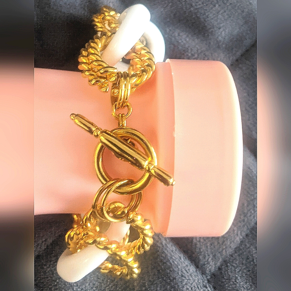 Kenneth Jay Lane Link Bracelet - Picture 2 of 7